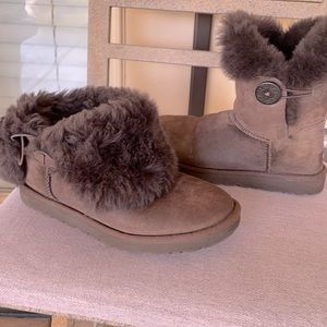 Authentic Ugg brown boots. 2 different options to wear